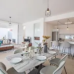 Olive Thalassa, Brand New, Luxury 3bdr With Private Pool
