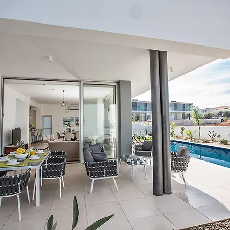 Olive Thalassa, Brand New, Luxury 3bdr With Private Pool פרוטאראס