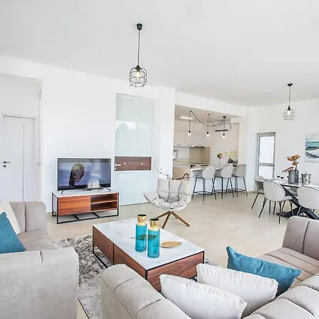 Olive Thalassa, Brand New, Luxury 3bdr With Private Pool