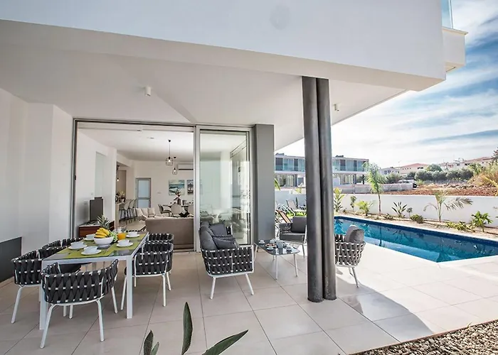 Olive Thalassa, Brand New, Luxury 3bdr With Private Pool 프로타라스