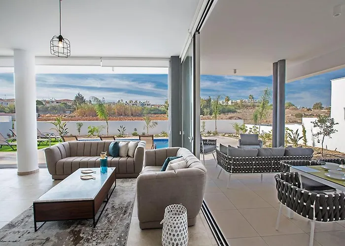 Olive Thalassa, Brand New, Luxury 3bdr With Private Pool *