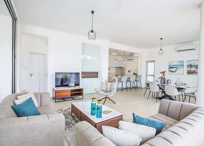 Olive Thalassa, Brand New, Luxury 3bdr With Private Pool