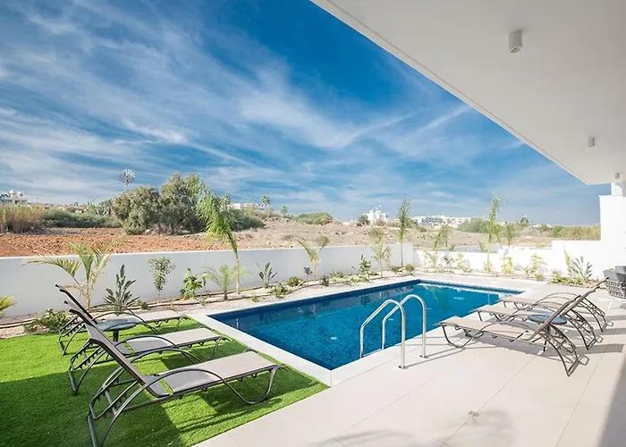 Olive Thalassa, Brand New, Luxury 3bdr With Private Pool 빌라 *